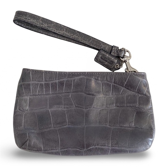 Y2K VTG Coach Ltd Ed. Madison Embossed Crocodile
Leather Medium Wristlet | 46630 - Picture 3 of 14